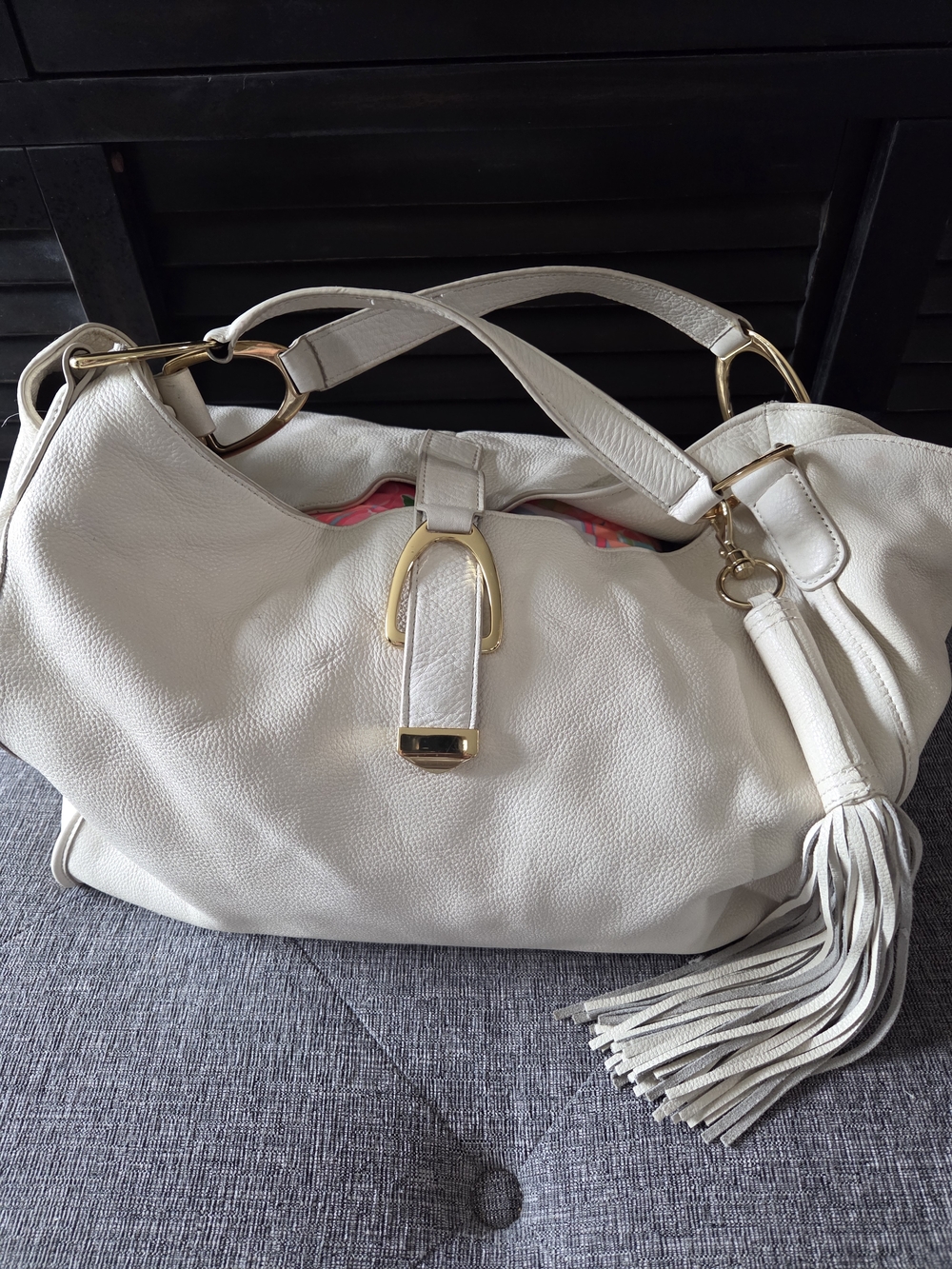 G.I.L.I. Got It Love It White Pebbled Leather Shoulder Tote Bag with Tassel